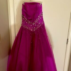 I wore this dress and a spring formal a few years ago.